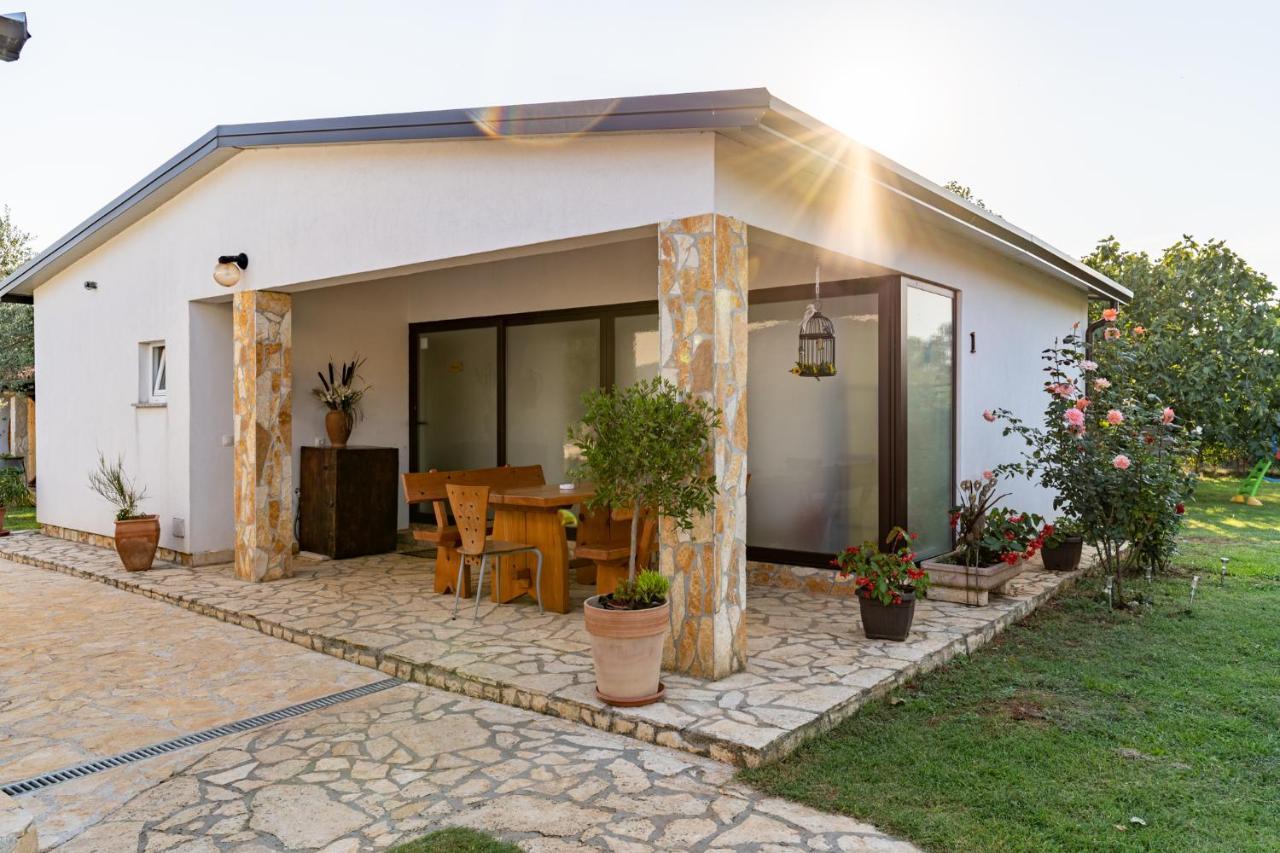 Holiday Home Kerniat Pula Exterior foto